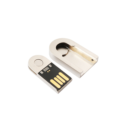 작은 8GB 금속 USB 드라이브와 FCC 불만