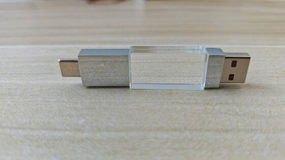 크리스탈 Usb 3.0 USB A와 C 타입 양 포트 읽기 매우 빠르다 크리스탈 부분 로고를 grave 할 수 있습니다 금속 부분 로고를 laser 로고를 내부에 두 개의 플래시 칩이 있습니다