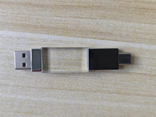 크리스탈 Usb 3.0 USB A와 C 타입 양 포트 읽기 매우 빠르다 크리스탈 부분 로고를 grave 할 수 있습니다 금속 부분 로고를 laser 로고를 내부에 두 개의 플래시 칩이 있습니다