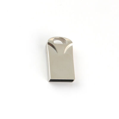 반짝이는 금속 USB 플래시 드라이브가 포함된 은색 빠른 데이터 전송 속도 안전한 데이터 저장에 적합한 내구성 있는 금속 케이스