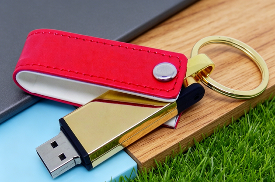 맥 OS 호환 가죽 USB 플래시 드라이브 검은색 주식 색상 사용자 지정 OEM 세련된 내구성 디자인 기업 선물에 적합합니다