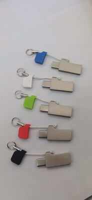 작은 체인 금속 덮개가 있는 USB A가 있는 유형 C USB 플래시 드라이브는 레이저 및 로고 인쇄 빠른 속도 3.2 usb 및 3.1 usb를 사용할 수 있습니다.