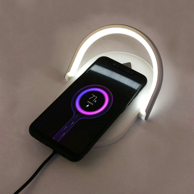 LED 라이트와 한 무선 충전기 15W에서 아이폰 에어포드스 애플 워치 3