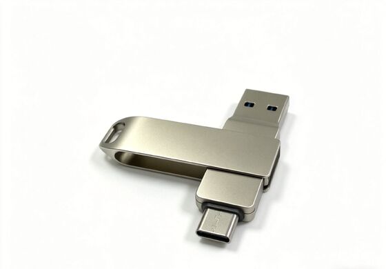 핫 판매 USB A + USB 타입 C 두 개의 포트를 전화 및 자동차 및 피커에 사용할 수 있습니다