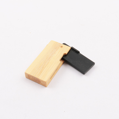 나무로 된 USB 플래시가 64GB 128GB 256GB를 읽어 빨리 운전하는 모양이 형성된 단풍나무를 구기세요